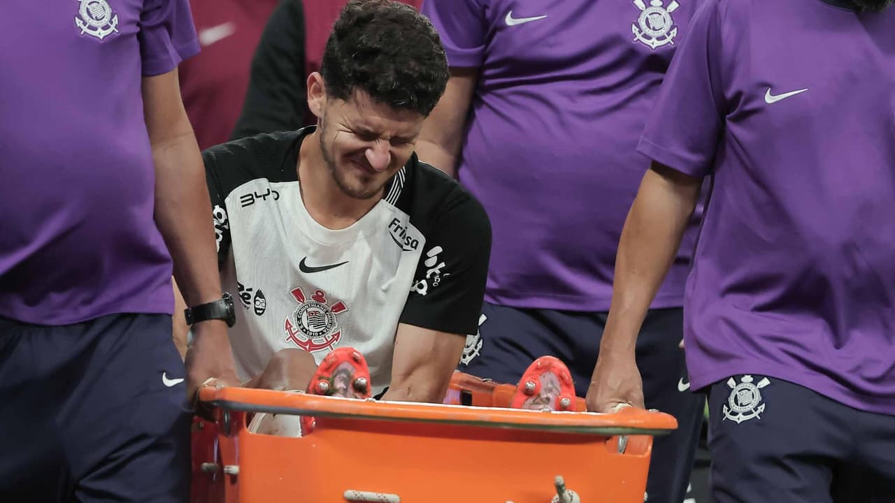 Dupla do Corinthians se lesiona e levanta incertezas para duelo decisivo contra o Palmeiras
