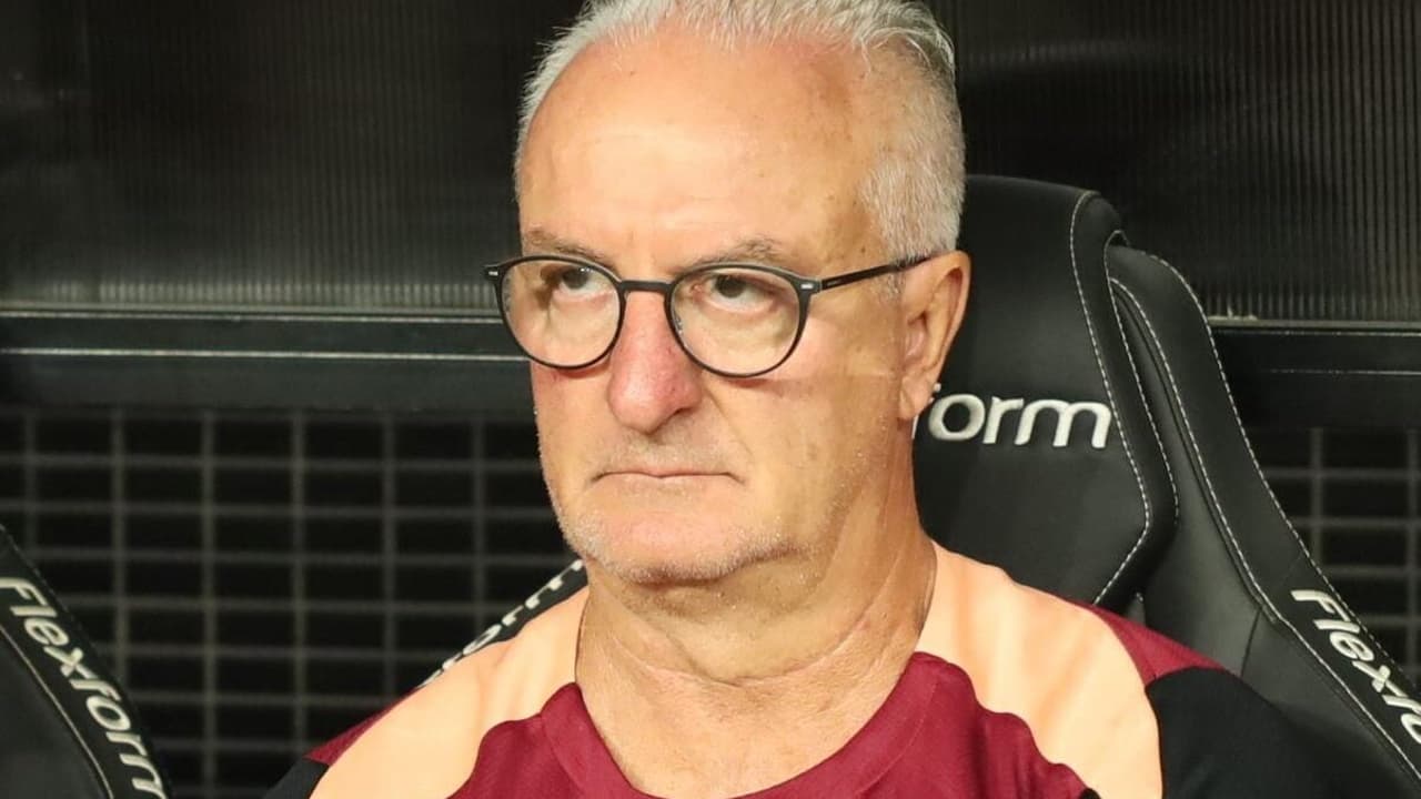 Dorival destaca vitória como resgate pós-dérbi e enaltece marco histórico de Hugo Souza