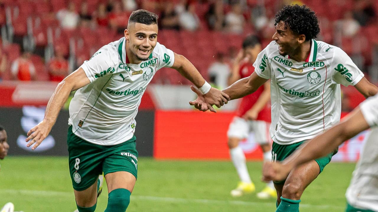 Andreas brilha como garçom e garante liderança ao Palmeiras no Brasileirão
