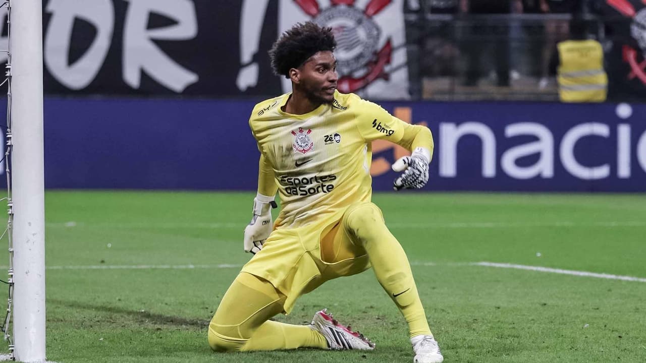 Hugo Souza: O Goleiro que Brilha nos Pênaltis e Alcança a Marca de 100 Jogos pelo Corinthians