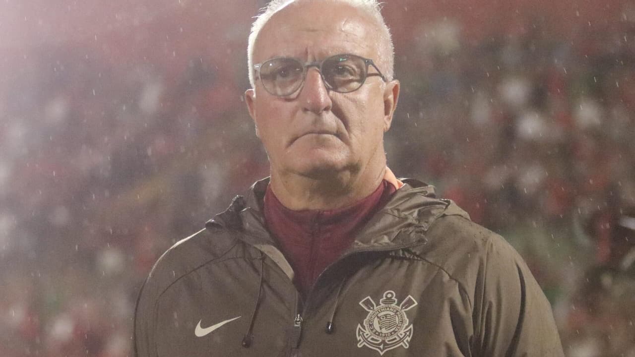 Dorival Júnior Comenta Desempenho do Corinthians e Destaca Brilhante Performance de Hugo