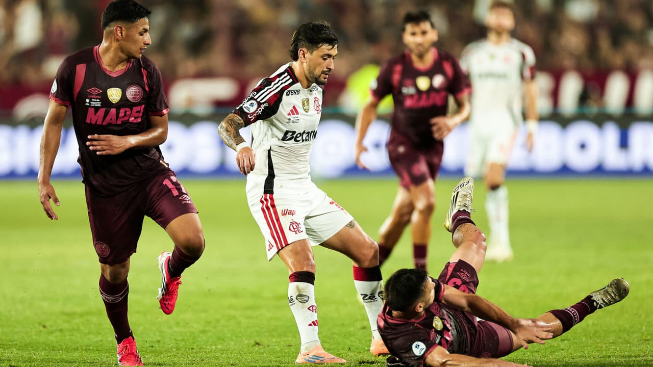 Arrascaeta Reconhece Necessidade de Mudanças Após Revés do Flamengo na Recopa