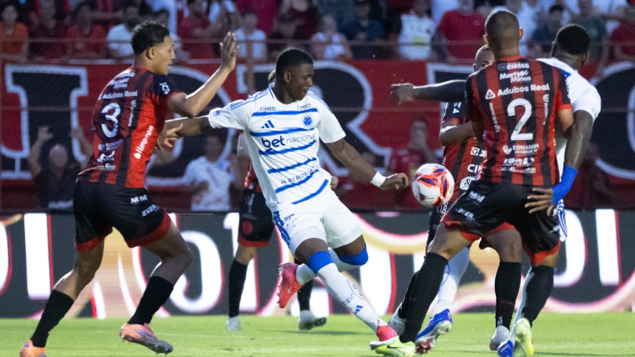 Tite Defende Néiser Villareal: O Menino de Ouro Brilha na Vitória do Cruzeiro