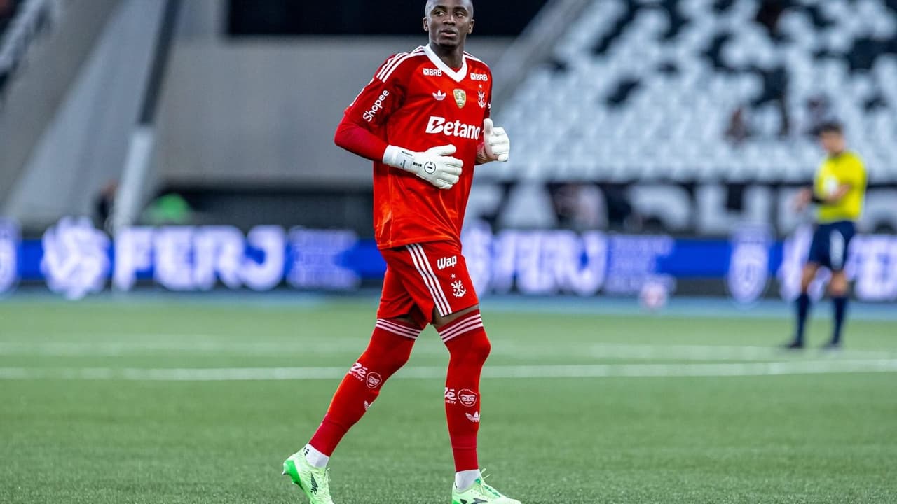 André e a Resposta às Vaias: Goleiro do Flamengo Fala sobre Rivalidade com o Botafogo