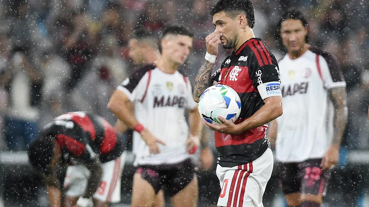 Arrascaeta se desculpa à nação rubro-negra após vice na Recopa: Estamos juntos