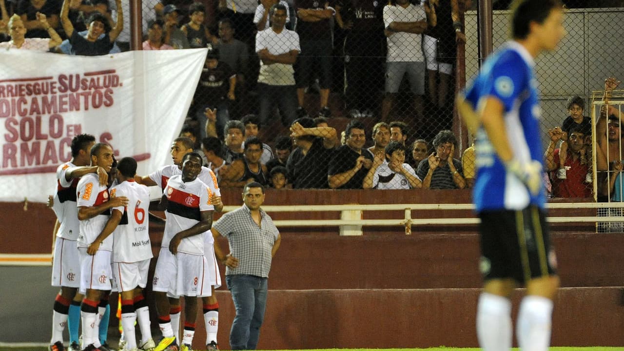 Luiz Antônio Recorda Táticas e Desafios do Flamengo no Enfrentamento Contra o Lanús