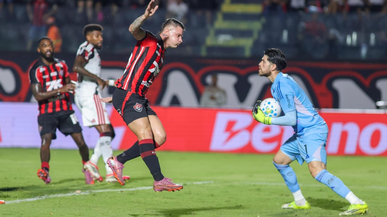 Rossi se Destaca em cobranças de Pênaltis pelo Flamengo com Números Impressionantes