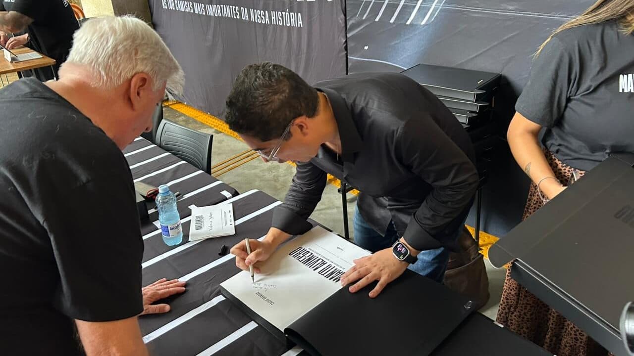 Irmãos de Camisa: Lançamento do Livro sobre a História das Camisas do Corinthians no Museu do Futebol