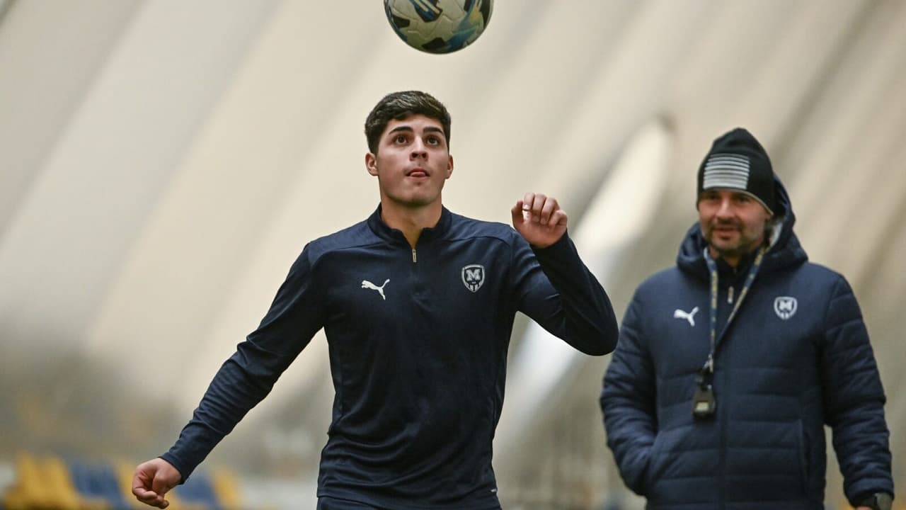 Cauan Baptistella se prepara para sua estreia no Metalist, após passagem pelo Cruzeiro