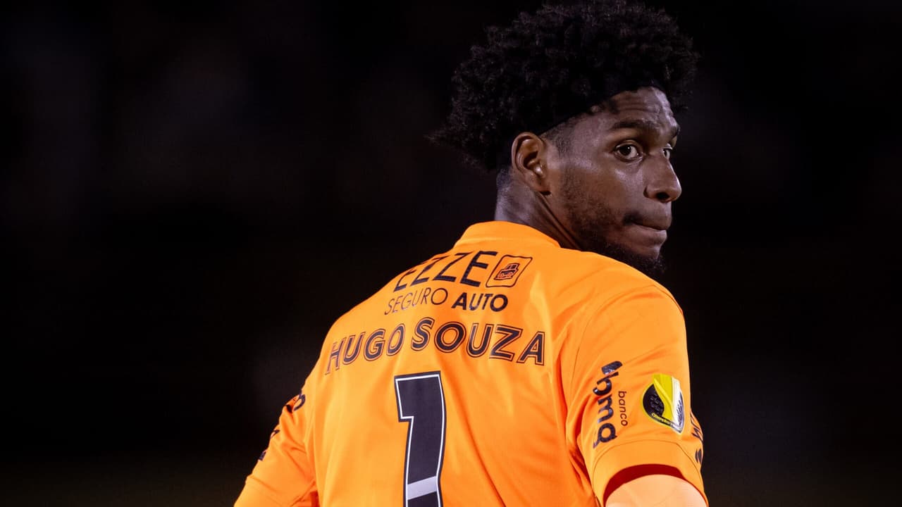 Portuguesa identifica torcedores envolvidos em ato racista contra Hugo Souza e aciona autoridades