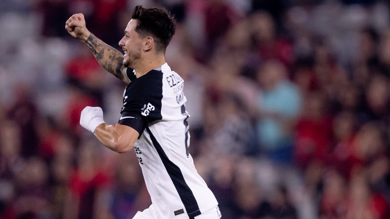 Garro critica estado do gramado da Arena da Baixada: 