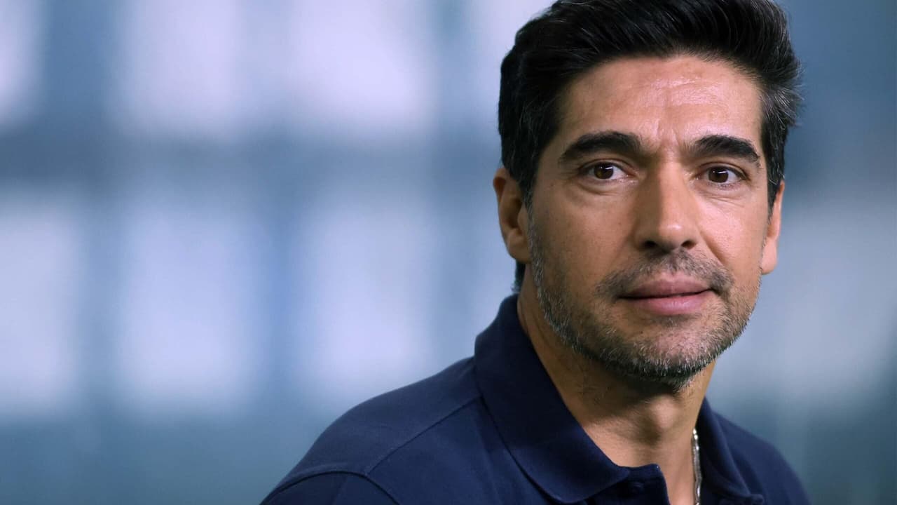 PAOK calcula receitas provenientes dos sucessos de Abel Ferreira no comando do Palmeiras