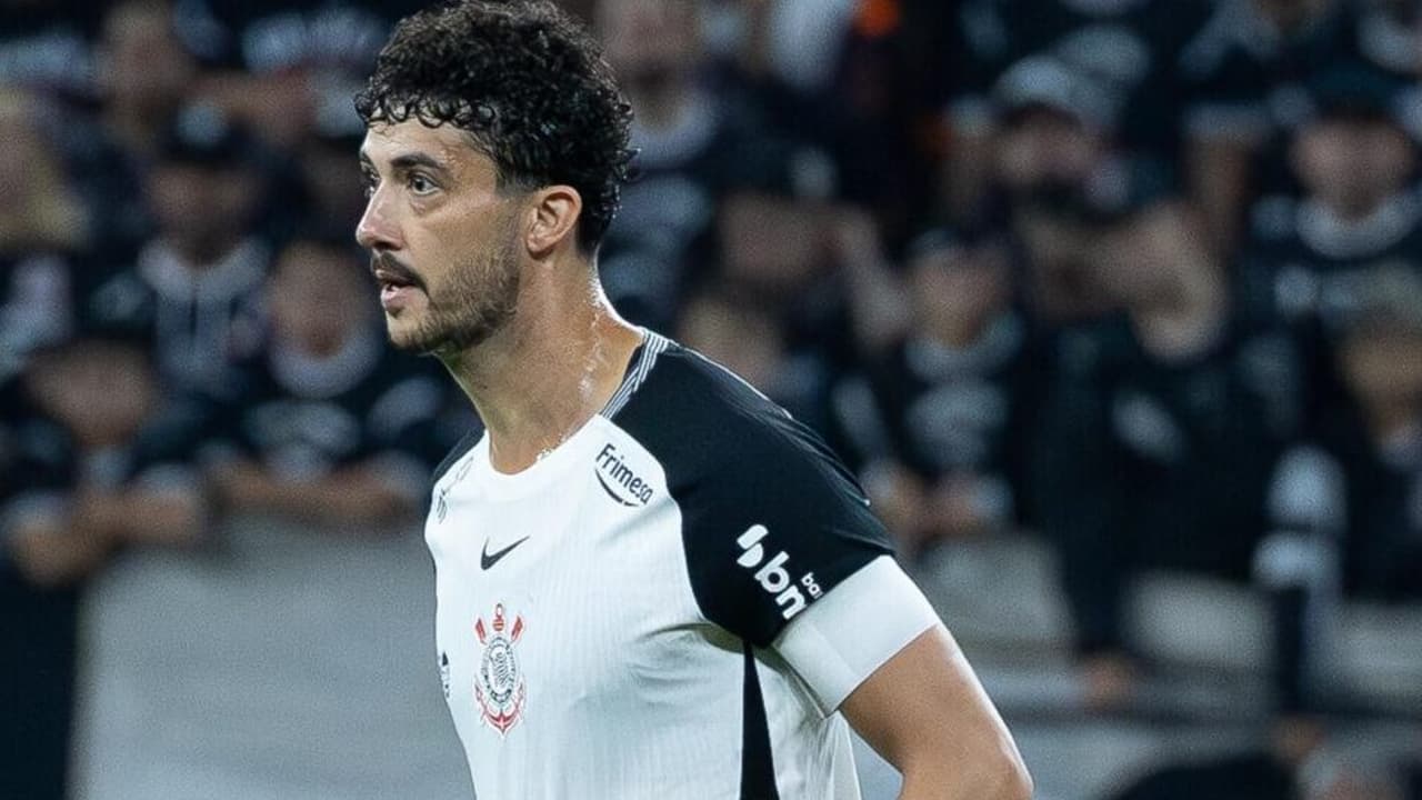 Gustavo Henrique critica decisões da arbitragem em Clássico Paulistano: 