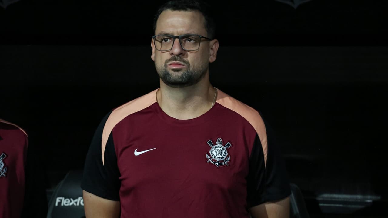 Auxiliar de Dorival Reflete Sobre Derrota e Defende Coletivo em Análise de Memphis