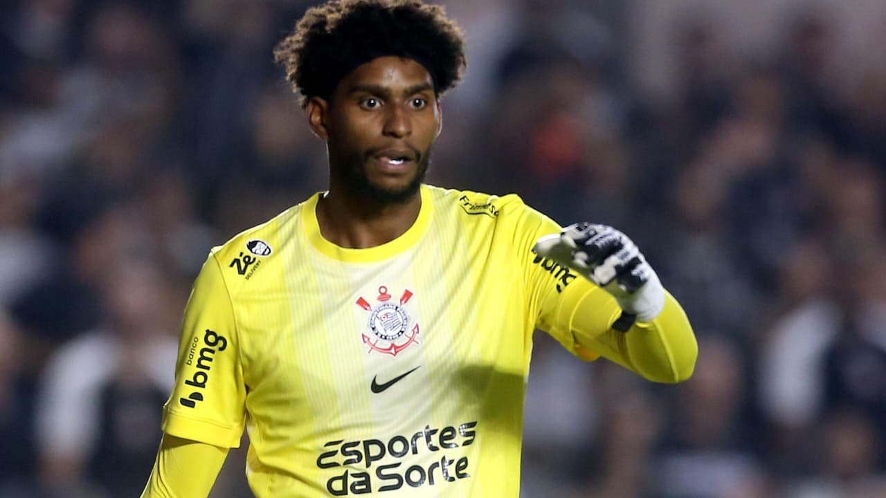 Hugo Souza revela chance de transferência para rival antes de fechar com o Corinthians