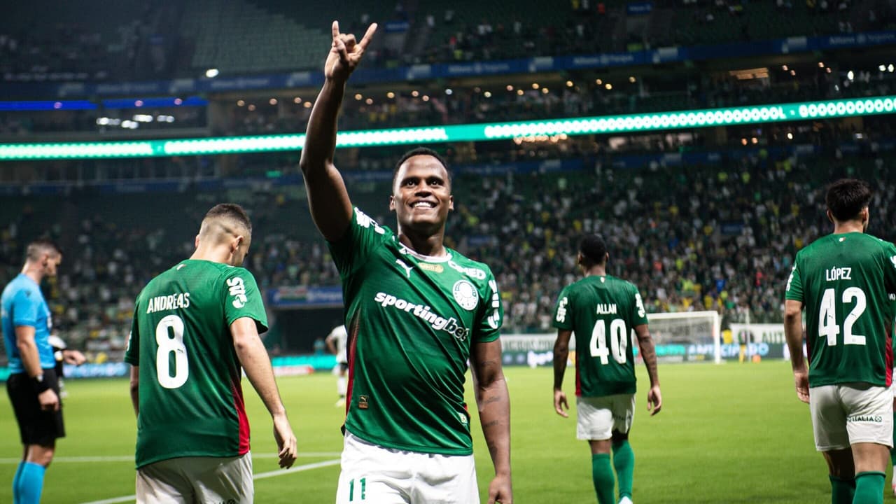 Arias Festa com Primeiro Gol e Pede Maior Eficiência do Palmeiras: 