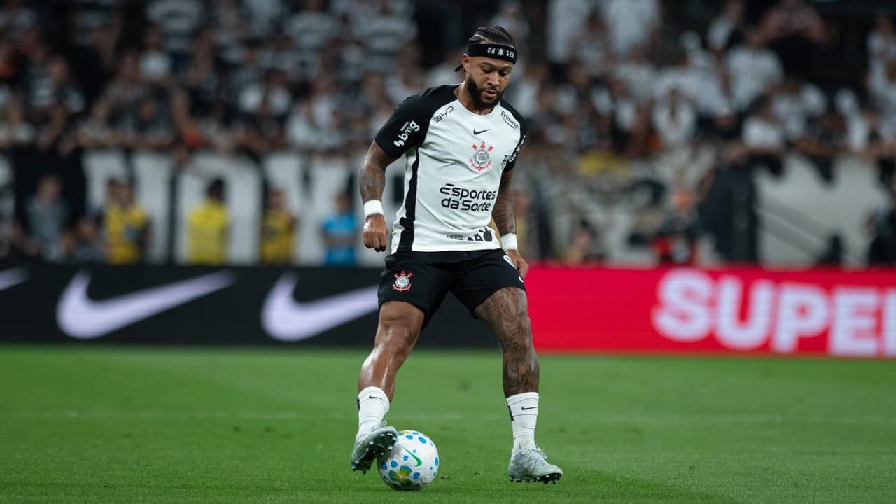 Memphis Depay Avaliado em Atendimento Médico pela Seleção Holandesa