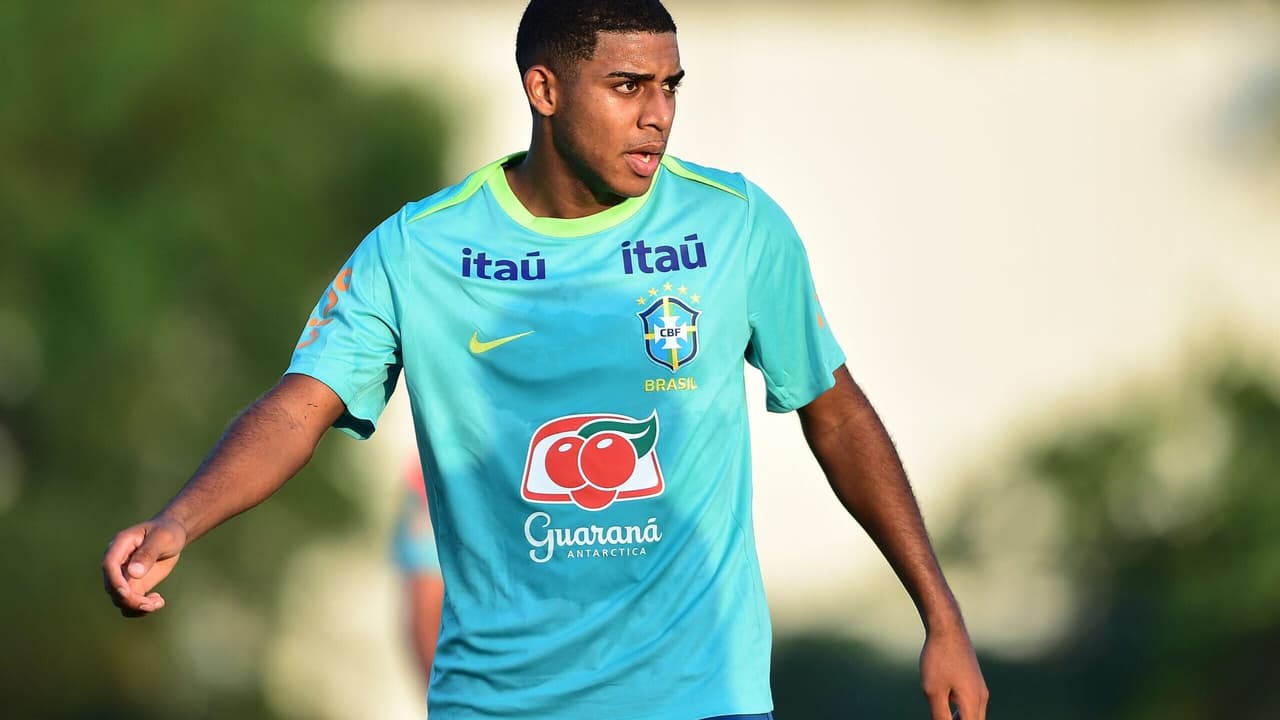 Gui Negão é Desconvocado da Seleção Sub-20 por Lesão e Corinthians Atua em Busca de Reforço