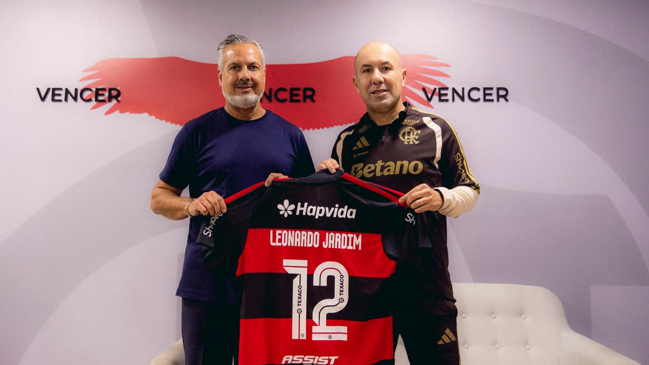 Leonardo Jardim é Apresentado como Novo Treinador do Flamengo em Evento Ao Vivo