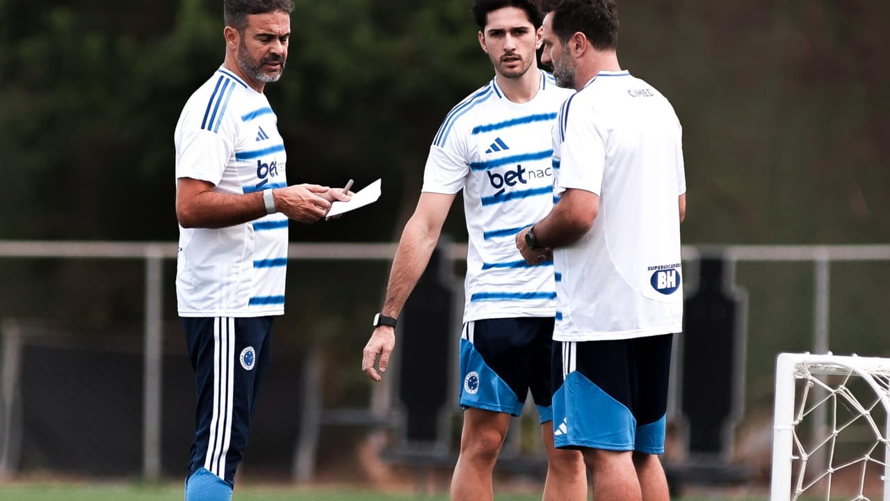 Artur Jorge realiza seu primeiro treino à frente do Cruzeiro e define estratégias para a temporada