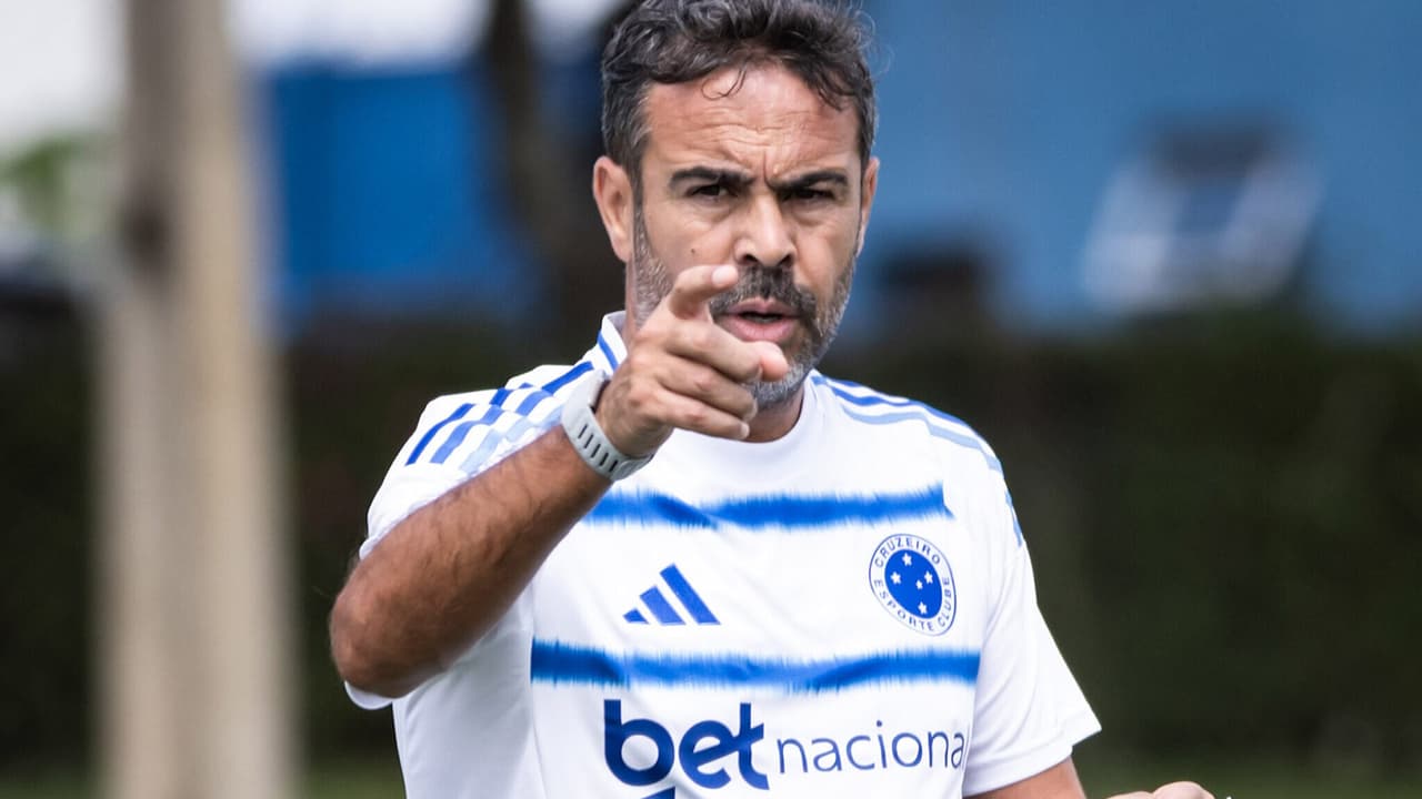 Artur Jorge Prepara Estratégias para sua Estreia no Choque entre Cruzeiro e Vitória