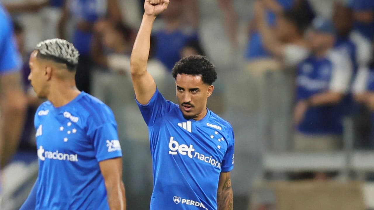 Torcedores se revoltaram com atuação de atleta no clássico Cruzeiro x Vasco