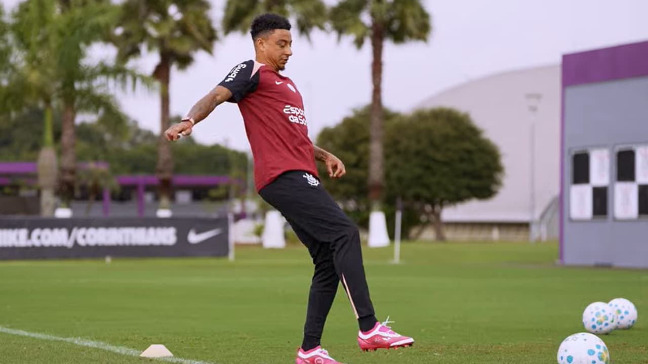 Corinthians Intensifica Preparação para Clássico Contra o Santos com Novas Estratégias e Reforços em Campo