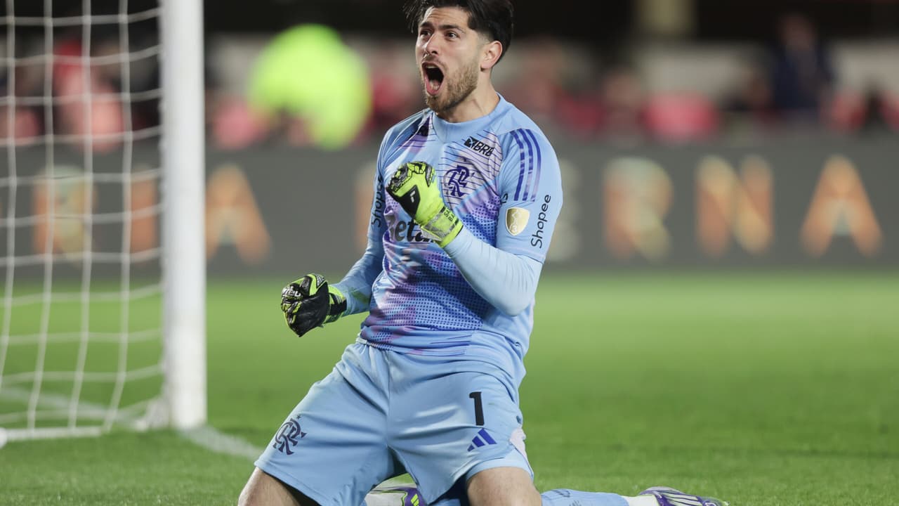 Diego Alves exalta Rossi e destaca conexão emocional do goleiro com o Flamengo