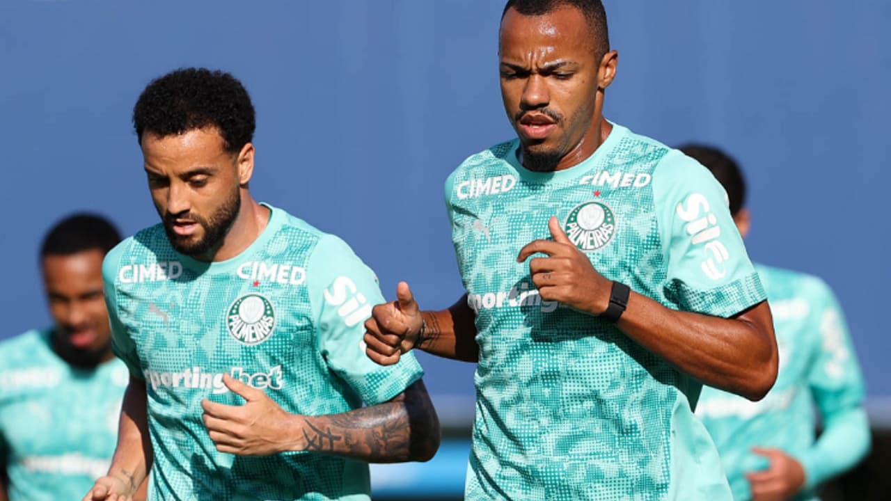 Palmeiras Retorna aos Treinos Com Oito Desfalques, Enquanto Vitor Roque Segue Rígido Cronograma de Reabilitação