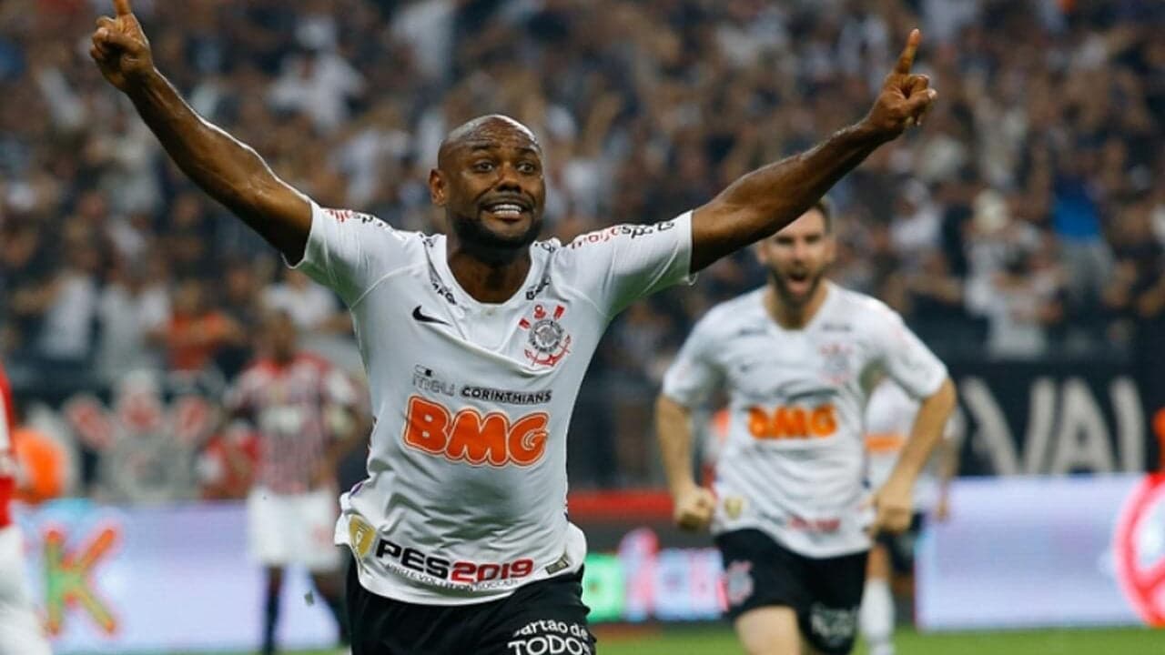Vagner Love Professa Lealdade ao Corinthians Após Anúncio do Palmeiras