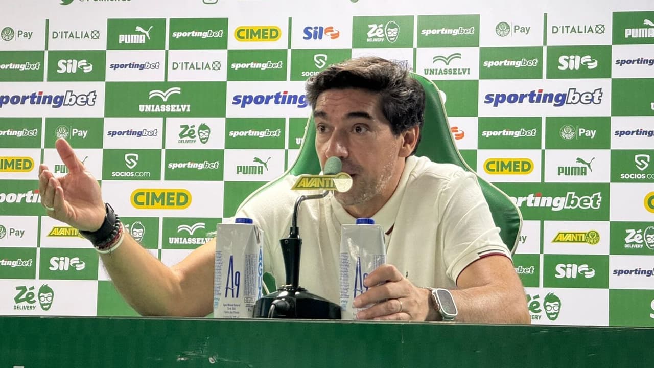 Abel Ferreira antecipa mudanças no calendário e analisa a valorização do elenco palmeirense no mercado
