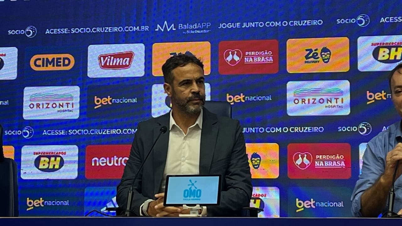 Artur Jorge assume comando do Cruzeiro e destaca foco na reestruturação do clube