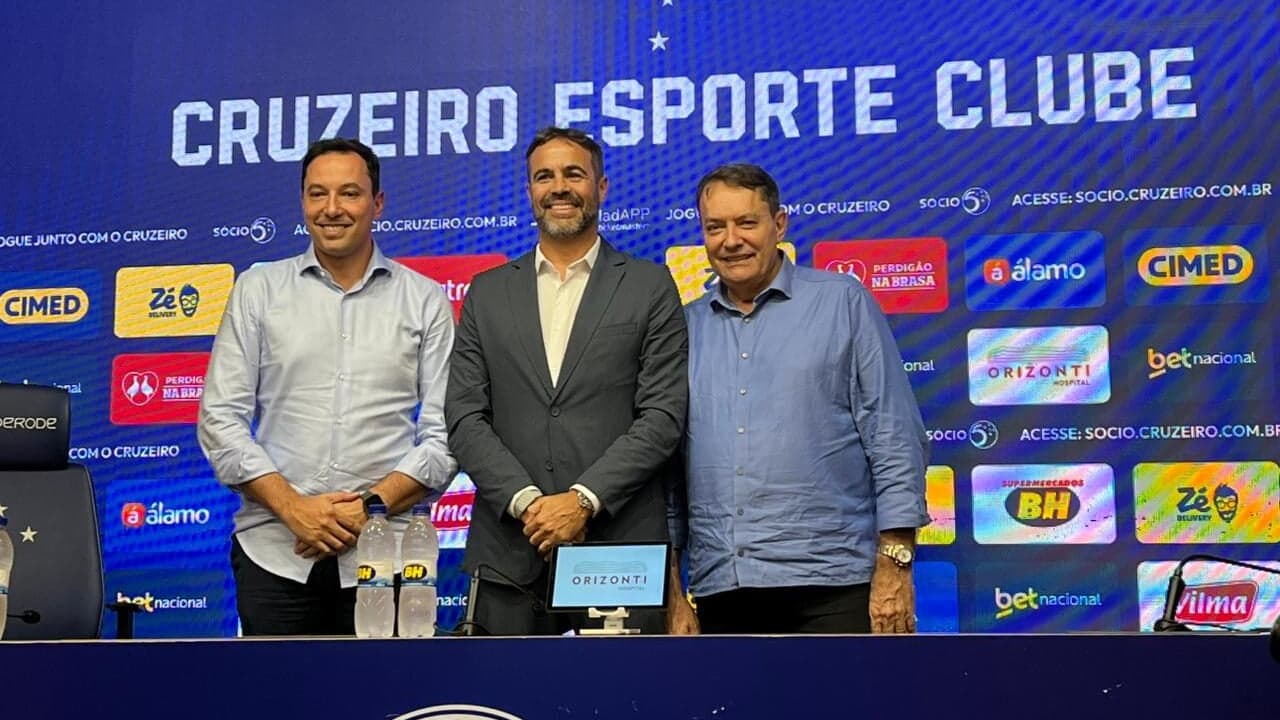 Cruzeiro Avalia Possíveis Reforços: Artur Jorge Analisando o Elenco para Fortalecer a Temporada