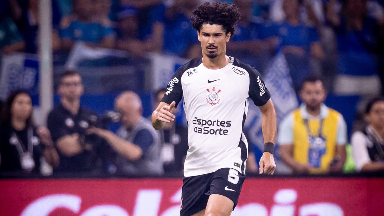 André Ramalho aposta em títulos para o Corinthians e elogia força do elenco