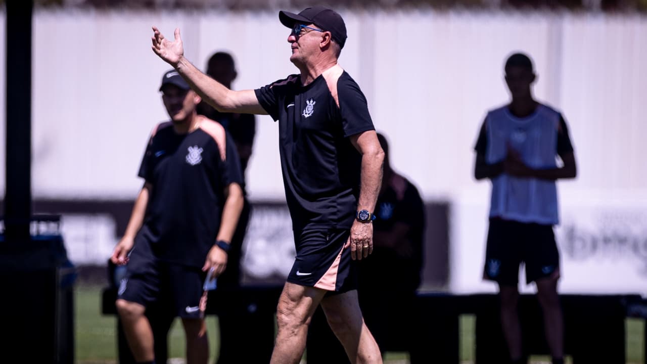 Dorival realiza alterações escalação do Corinthians para o clássico contra o Santos