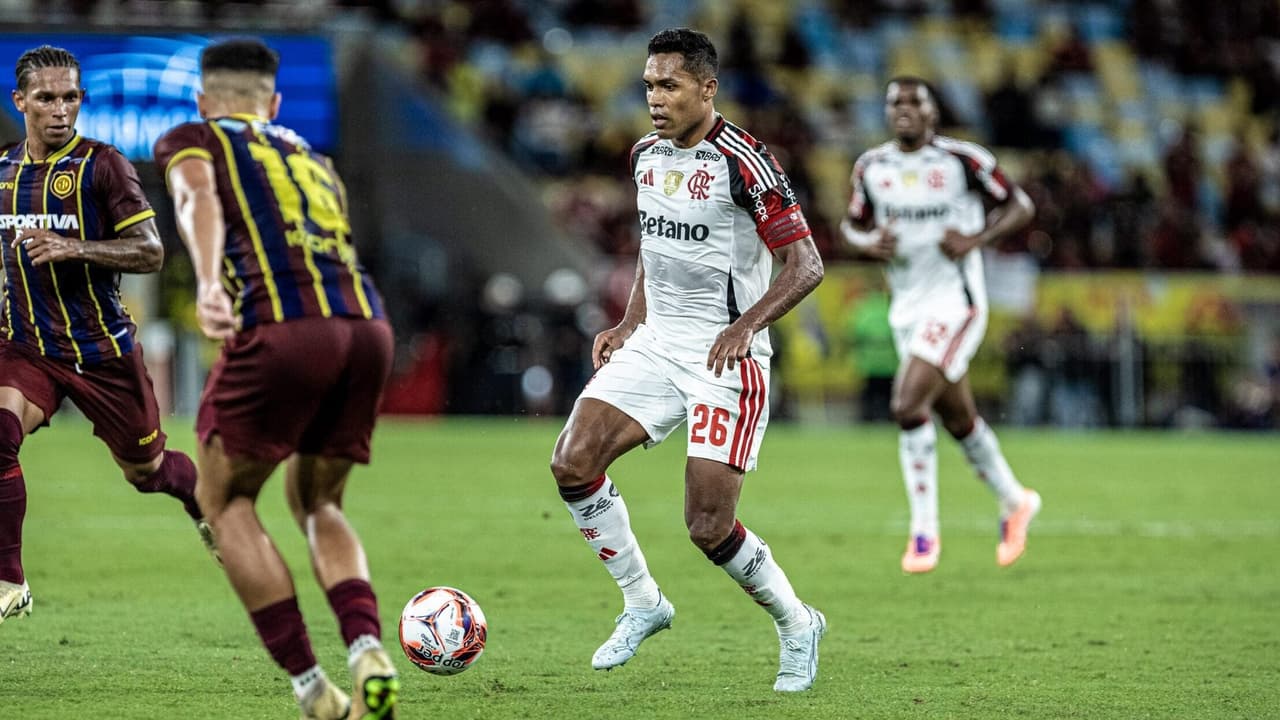 Alex Sandro Reflete sobre Pressão da Torcida em Anos sem Títulos