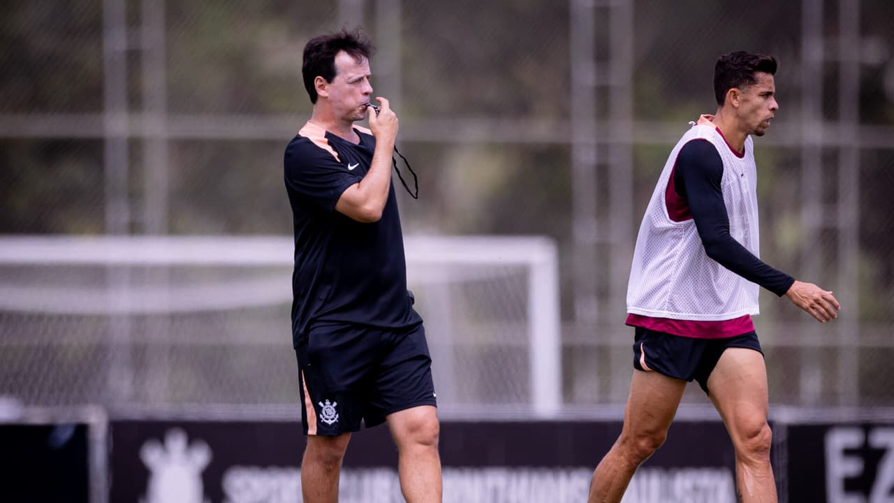 Corinthians Volta ao Trabalho com Reforços e Novas Estratégias em Treino