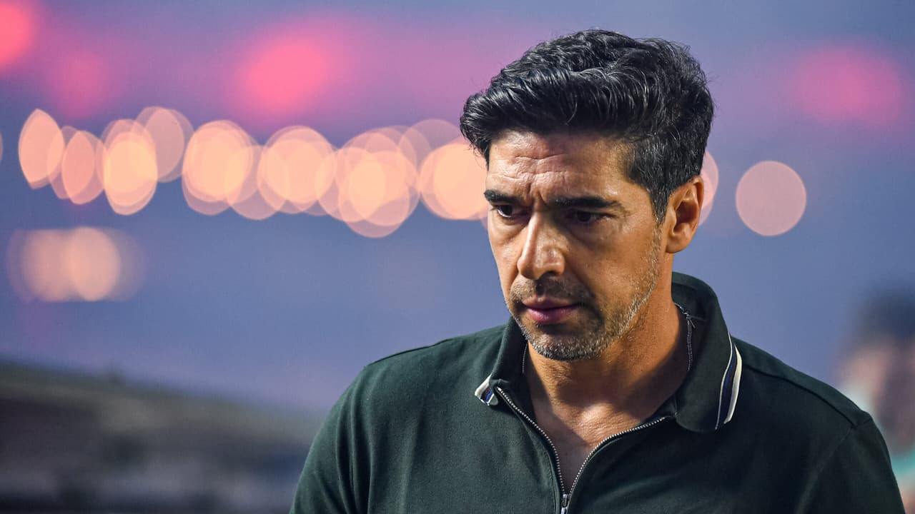 Abel Ferreira Analisa o Sucesso do Palmeiras e Revela Nostalgia por Vitor Roque e Paulinho