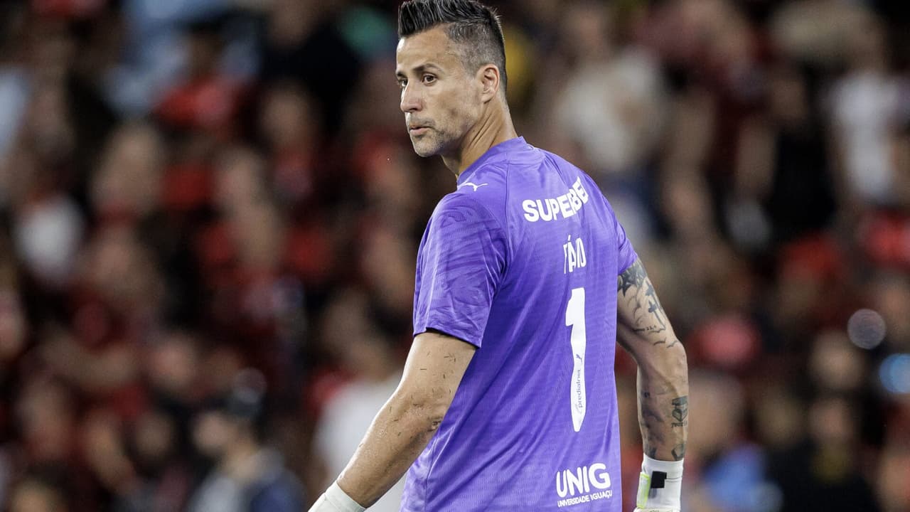 Pedro brilha e marca golaço na vitória do Flamengo sobre o Fluminense