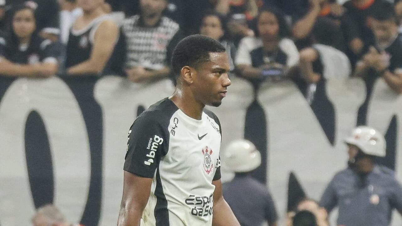 Corinthians Multa André por Gesto Obsceno em Clássico Contra o Palmeiras