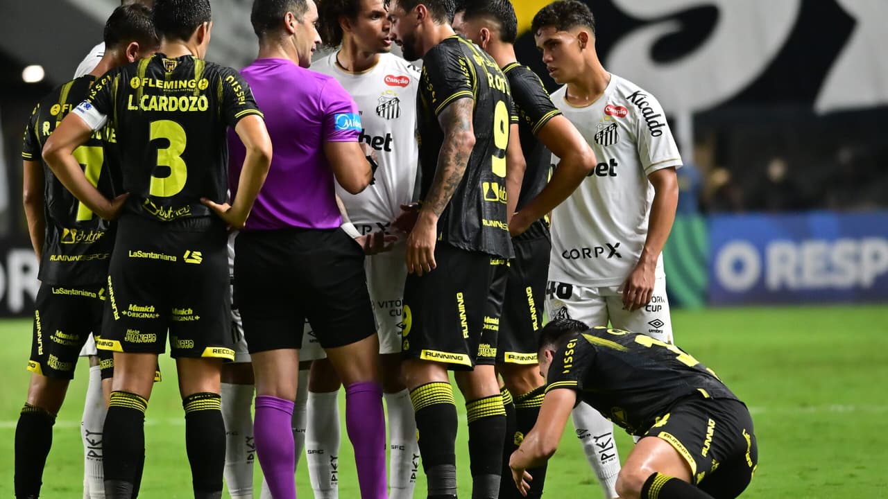 Neymar brilha com gol em empate do Santos contra o Recoleta na Sul-Americana