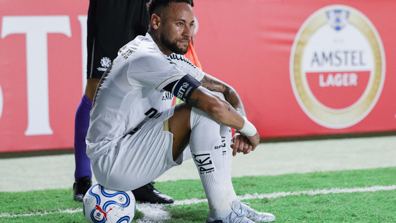 Neymar pede desculpas por discussão com torcedor do Santos: 'Só vou jogar futebol'