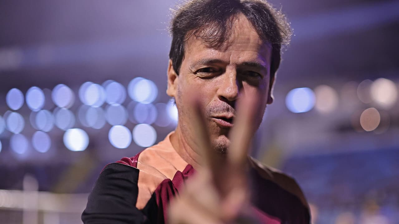 Contra o Vasco, Fernando Diniz pode igualar número de Tite no Corinthians