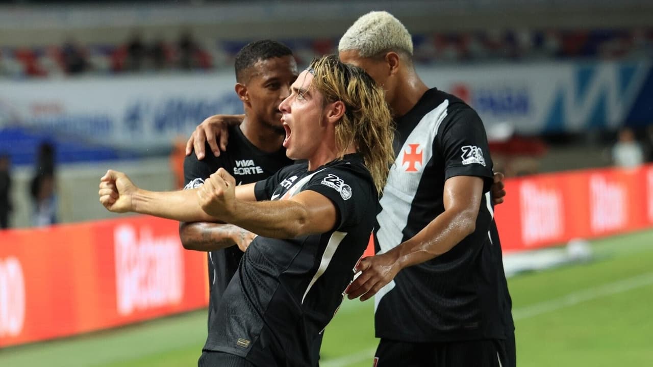 Spinelli aproveita oportunidade e acirra a disputa por centroavante do Vasco