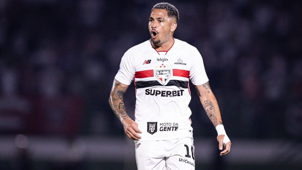 Luciano entra para a história do São Paulo: supera Ceni e assume vice-liderança de artilheiros no Brasileirão — Futebol
