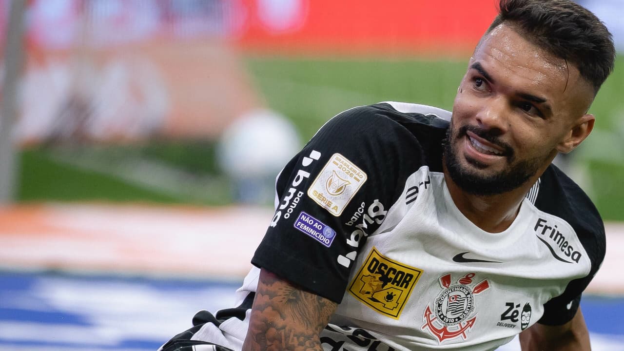 Raniele se destaca em novo papel e conquista a confiança de Diniz no Corinthians