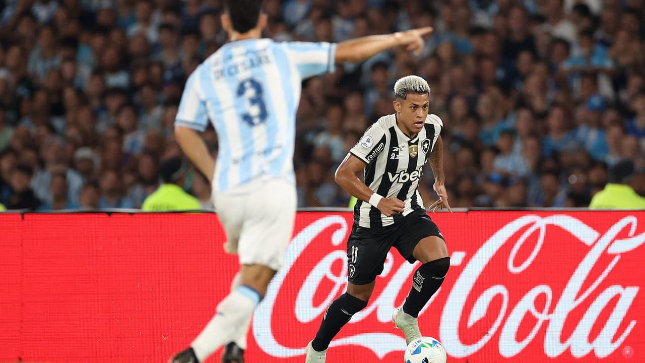 Botafogo enfrenta Racing na Sul-Americana em busca de revanche