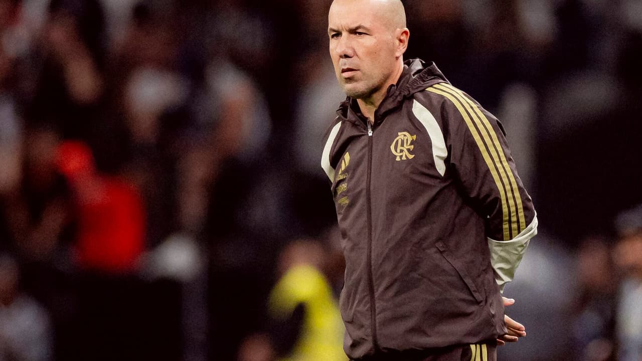 Flamengo Confirma Lesão de Atacante Antes do Desafio Crucial Contra o Santos