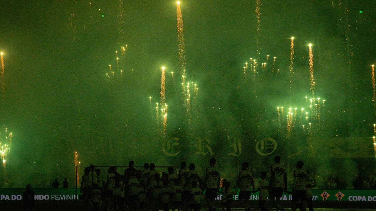 Coritiba e Fluminense duelam em busca da liderança do Brasileirão