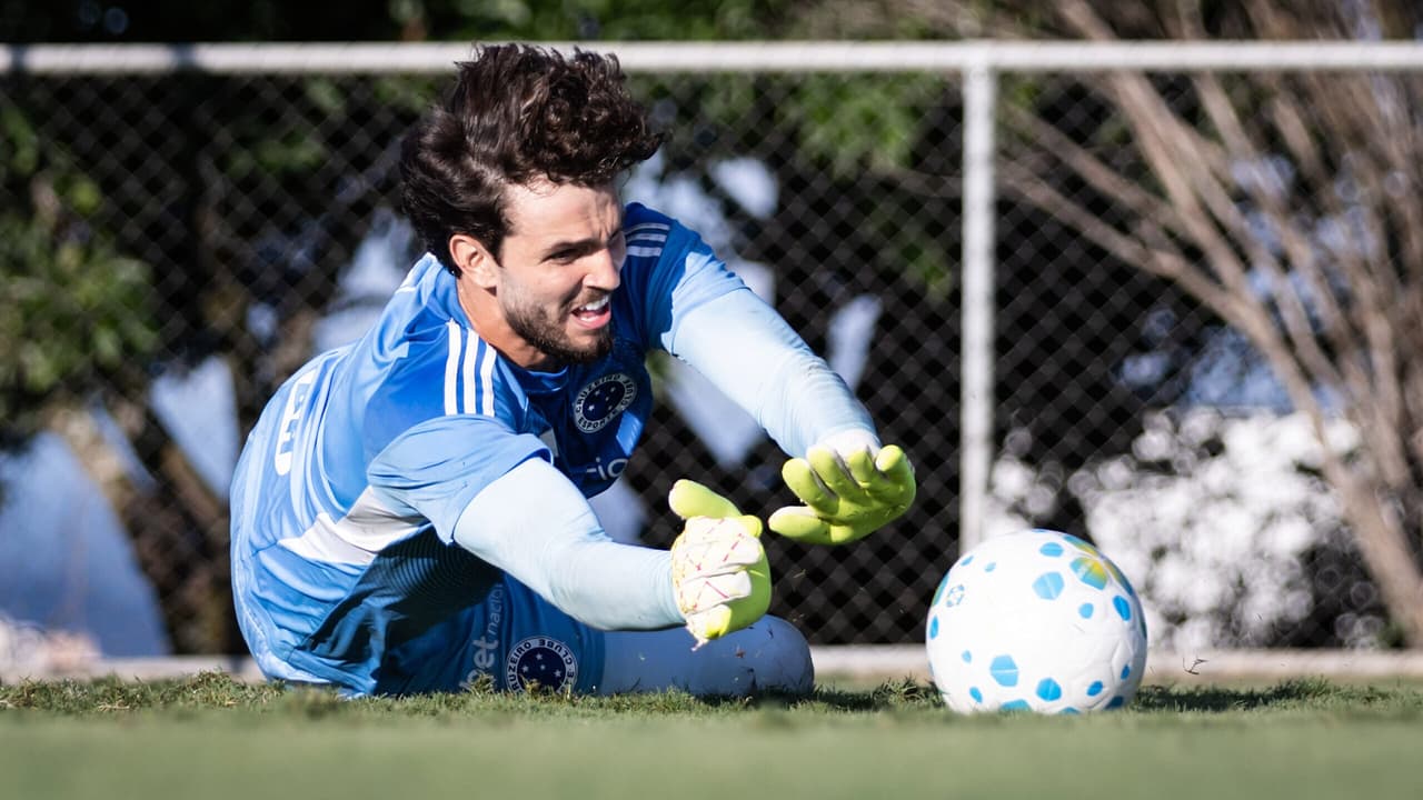 Cruzeiro Finaliza Treinos e Pode Surpreender com Novidades no Encontro contra o Grêmio